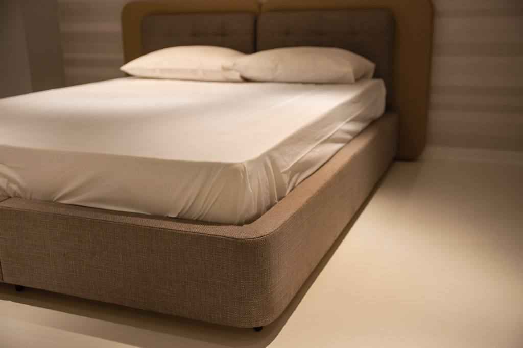 Poznaj zalety zagłówka w łóżku tapicerowanym
